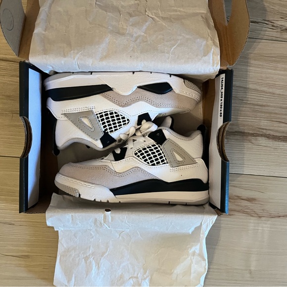 Nike Jordan 4 - Picture 2 of 6